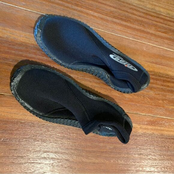 Tilos Hydro Black Water Beach Swim Shoes Size 5 - Picture 1 of 6